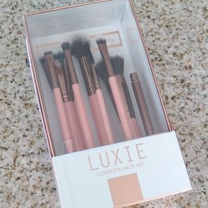 LUXIE Complete Face Set Brushes